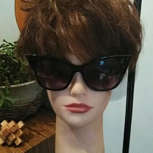 Cat eye sunglasses